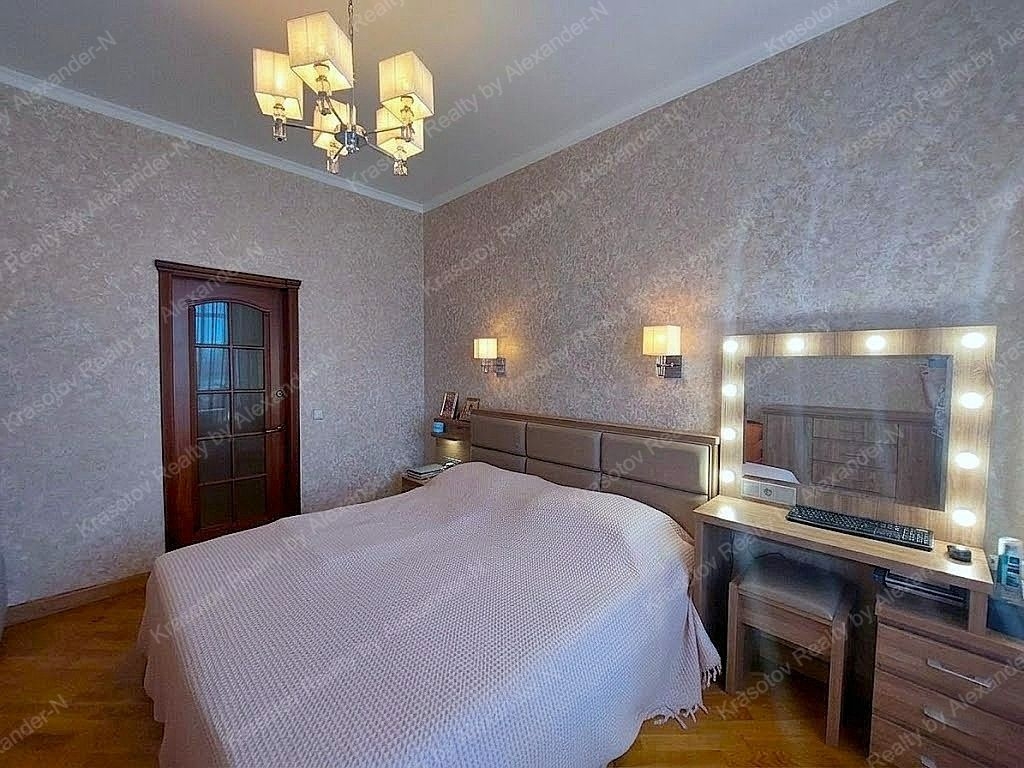 продажа многокомнатной квартиры номер A-174795 в Приморском районе, фото номер 32